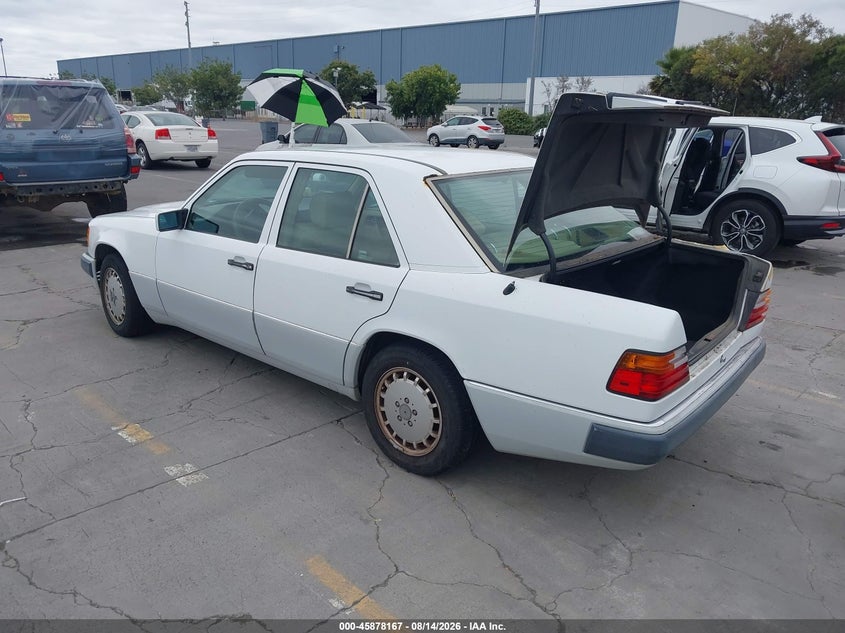 1993 MERCEDES-BENZ 300 auction photo 3