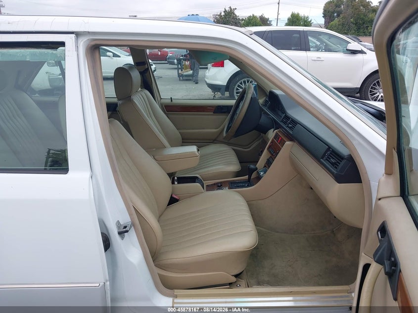 1993 MERCEDES-BENZ 300 auction photo 5