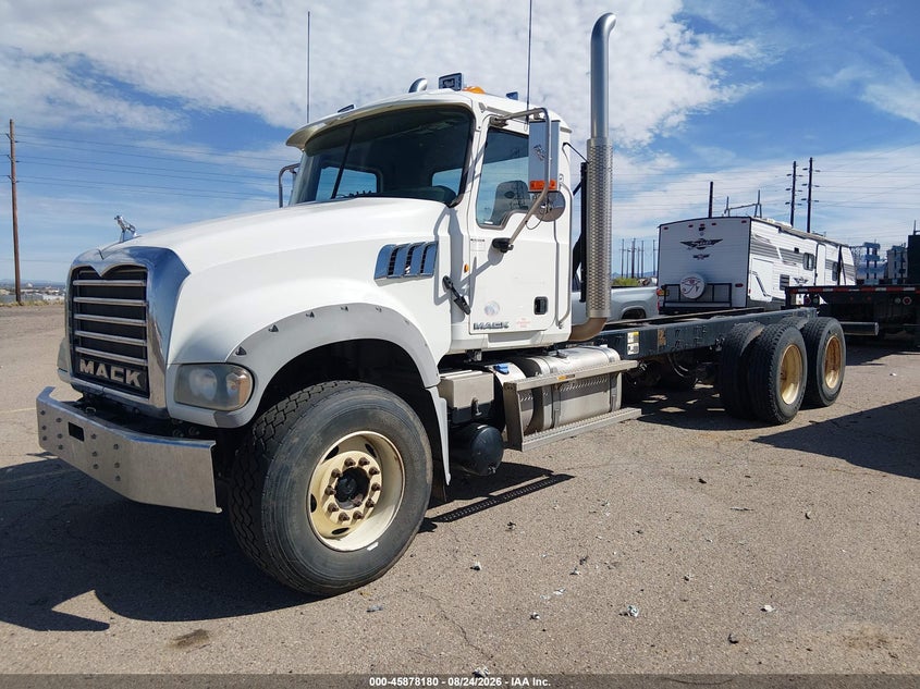 2013 MACK 700 auction photo 2