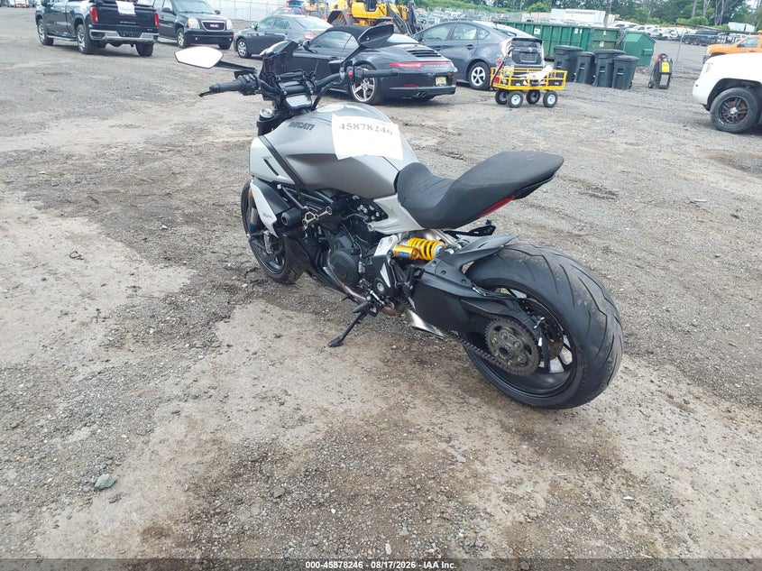 2019 DUCATI DIAVEL auction photo 3