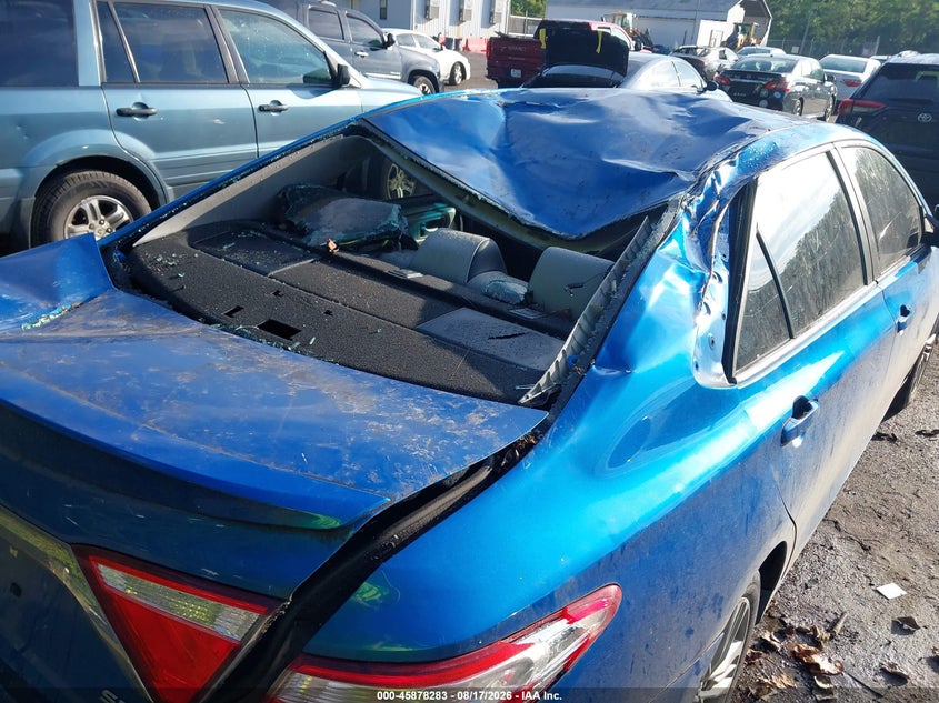 TOYOTA CAMRY - zdjęcie 17