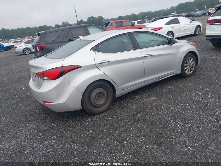 2015 HYUNDAI ELANTRA auction photo 4
