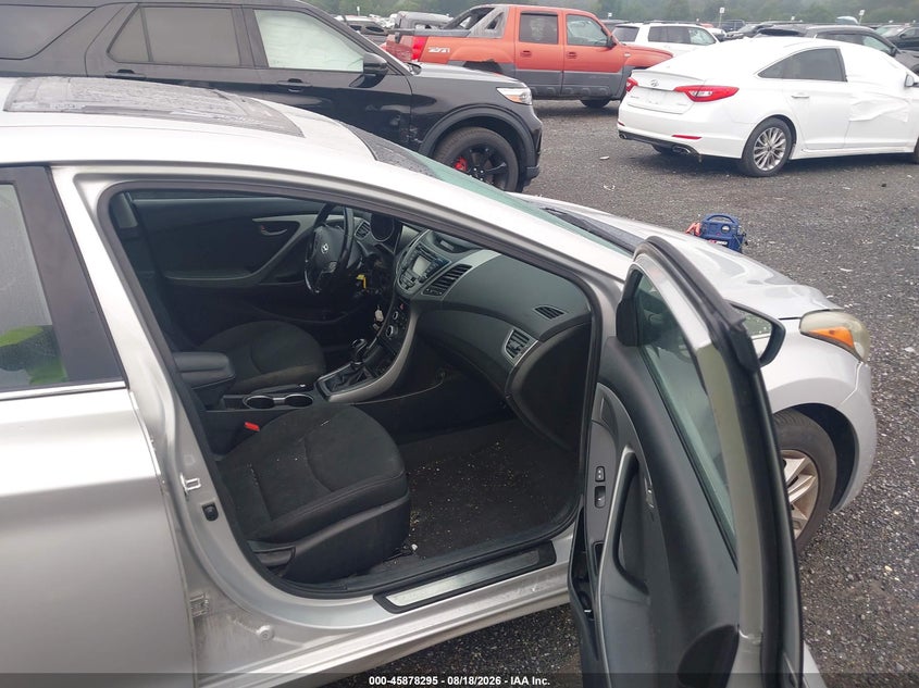 2015 HYUNDAI ELANTRA auction photo 5