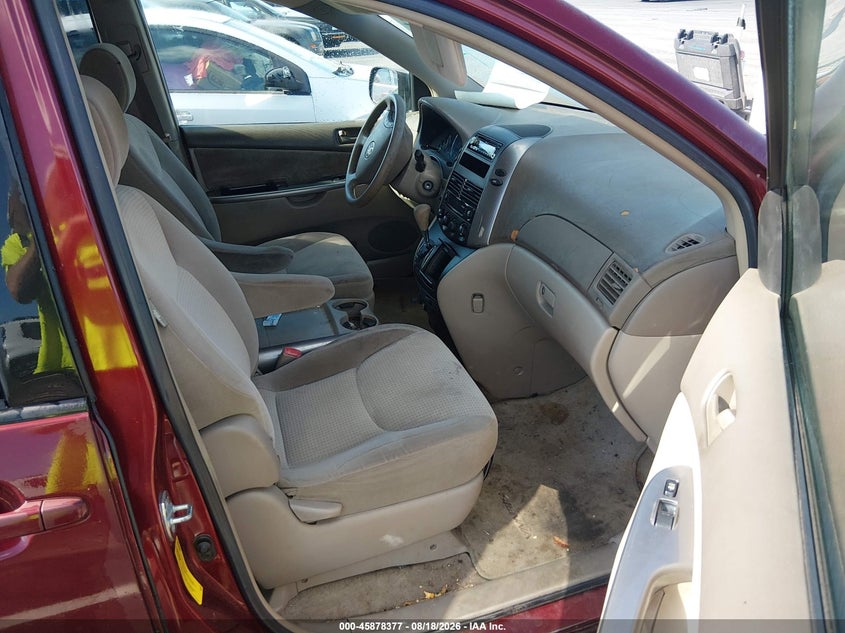 2007 TOYOTA SIENNA auction photo 5