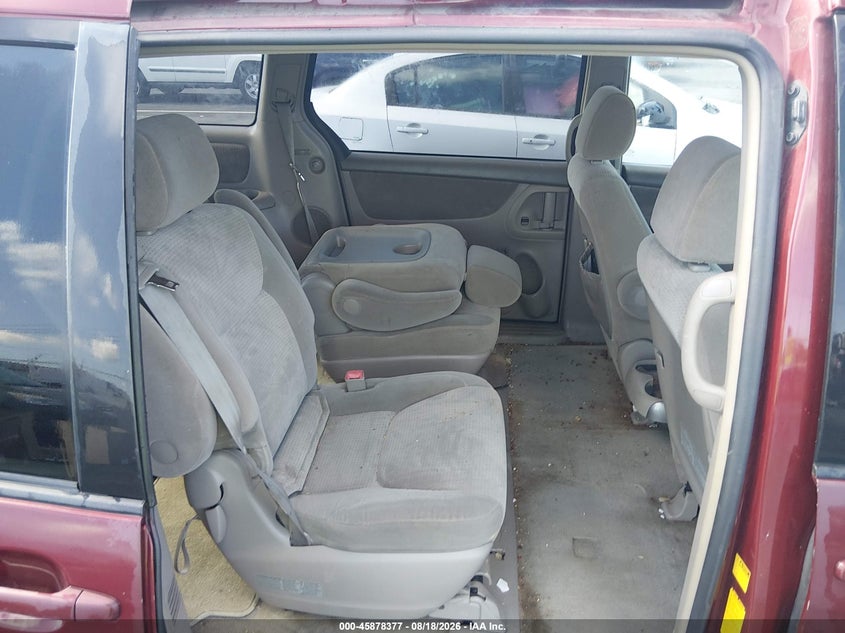 2007 TOYOTA SIENNA auction photo 8