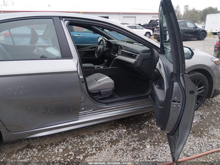 2025 TOYOTA CAMRY auction photo 5
