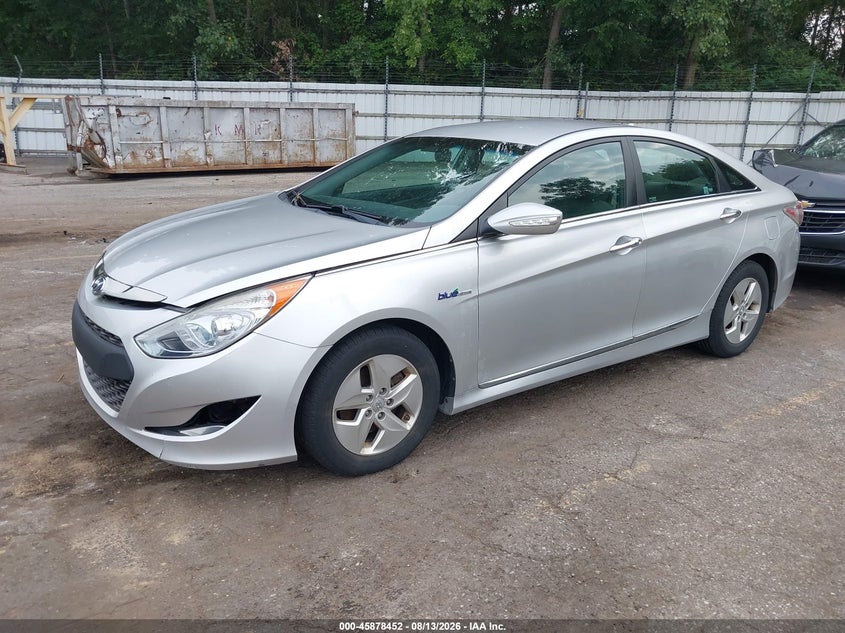 2011 HYUNDAI SONATA HYBRID auction photo 2