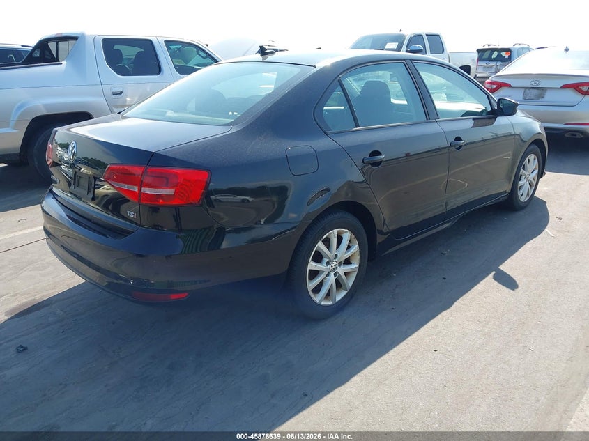 2015 VOLKSWAGEN JETTA auction photo 4