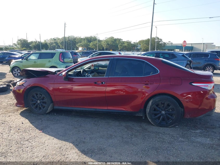 TOYOTA CAMRY - zdjęcie 14