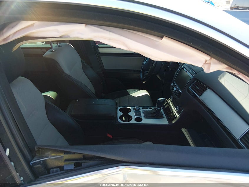 VOLKSWAGEN TOUAREG 2017 VIN WVGRF7BP2HD006195