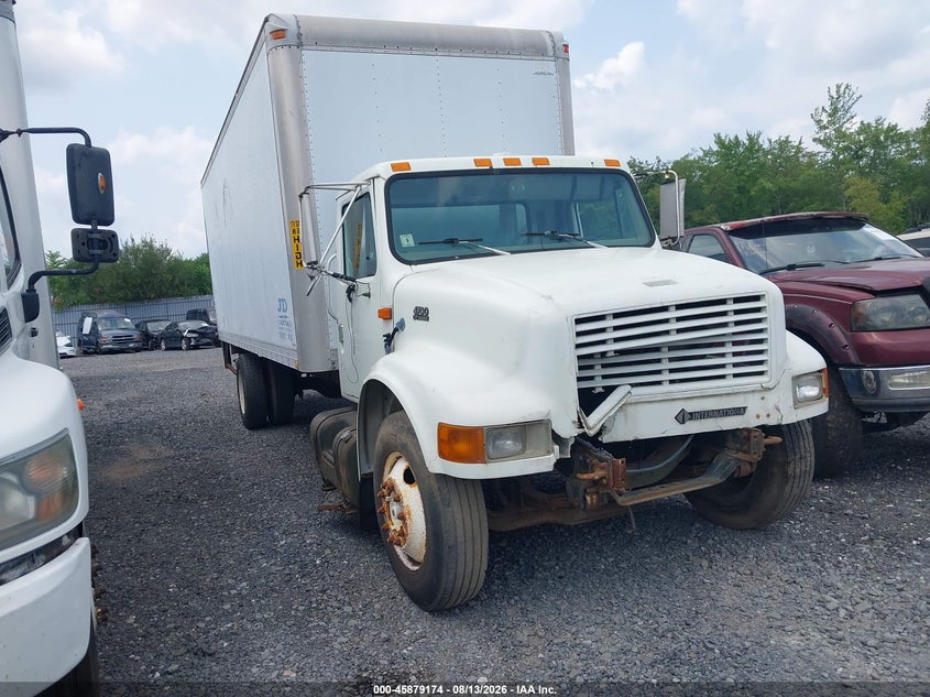 2000 INTERNATIONAL 4000 auction photo 1