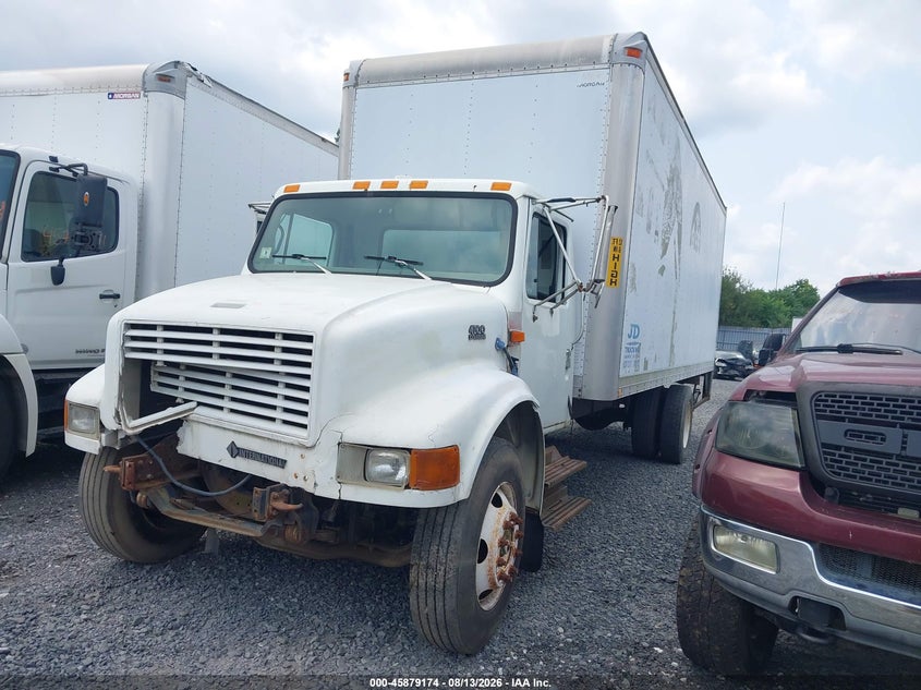 2000 INTERNATIONAL 4000 auction photo 2