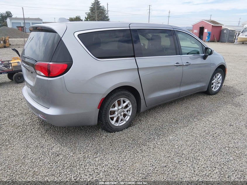 2019 CHRYSLER PACIFICA auction photo 4