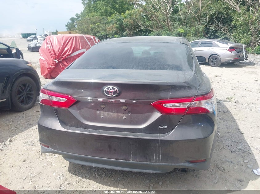 TOYOTA CAMRY - zdjęcie 16