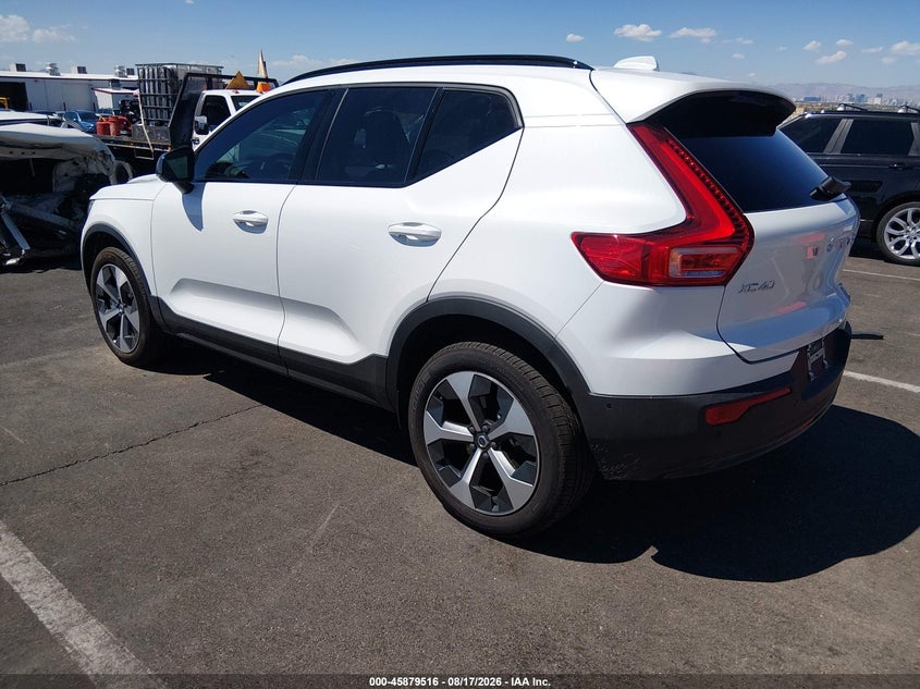Vin: yv4l12uc8t2709825, lot: 46378512, volvo xc40 plus, b5 awd gas (mild hybrid), dark 20263