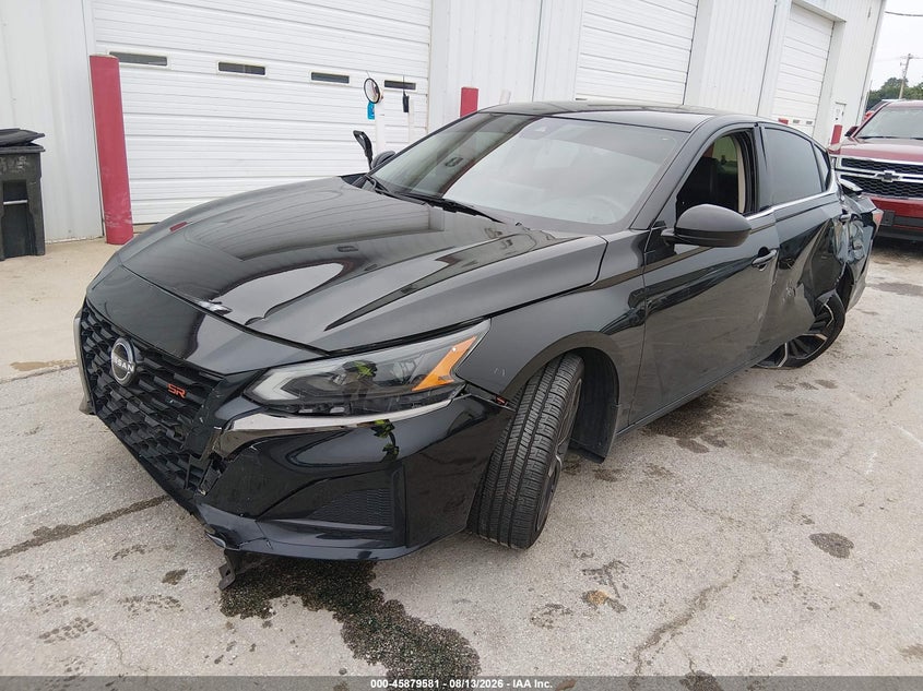 2023 Nissan Altima Sr Fwd, Left Side, IAAI, VIN 1N4BL4CV9PN300590 — photo 2