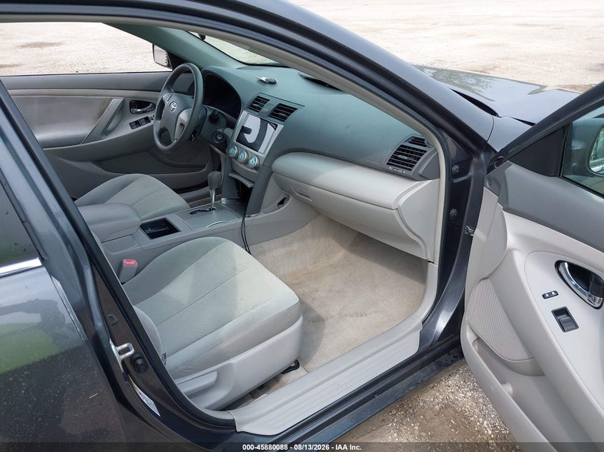 2009 TOYOTA CAMRY auction photo 5