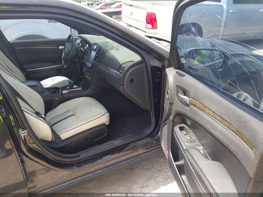 2013 CHRYSLER 300 auction photo 5