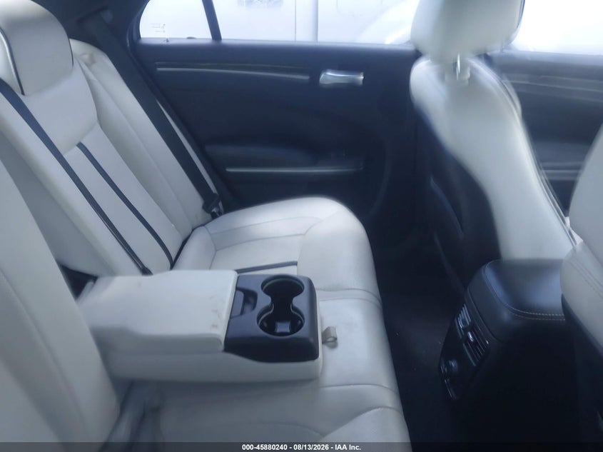2013 CHRYSLER 300 auction photo 8