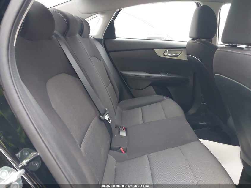 2023 KIA FORTE auction photo 8