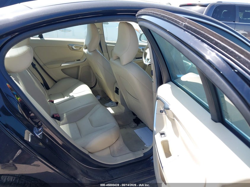 2015 VOLVO S60 auction photo 8