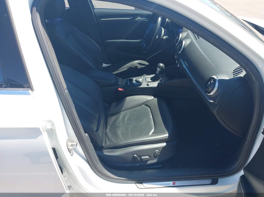 2016 AUDI A3 auction photo 5