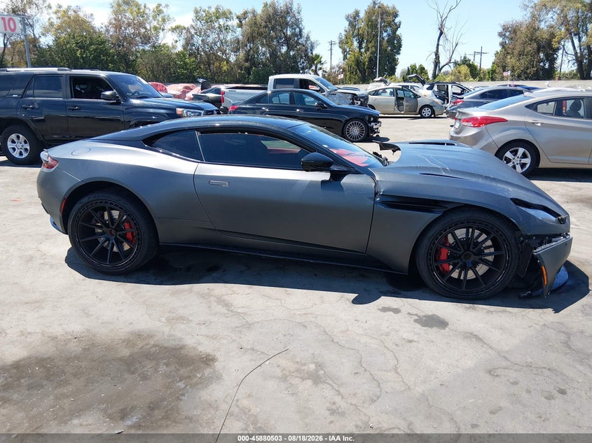 2022 ASTON MARTIN DB11 · Фото 14