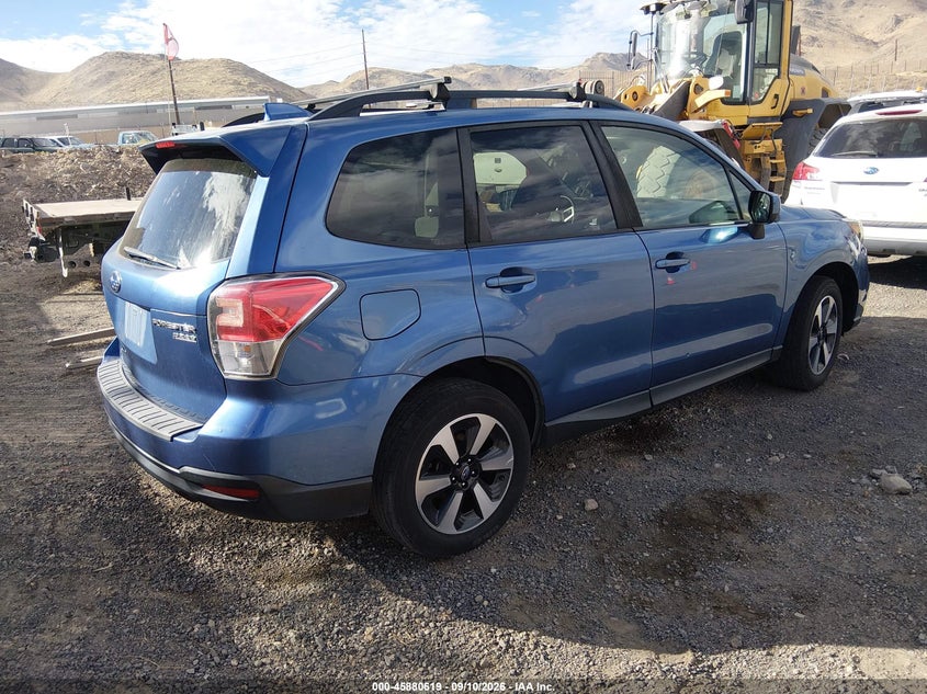 Vin: jf2sjagc7hh503888, lot: 46379615, subaru forester 2.5i premium 20174