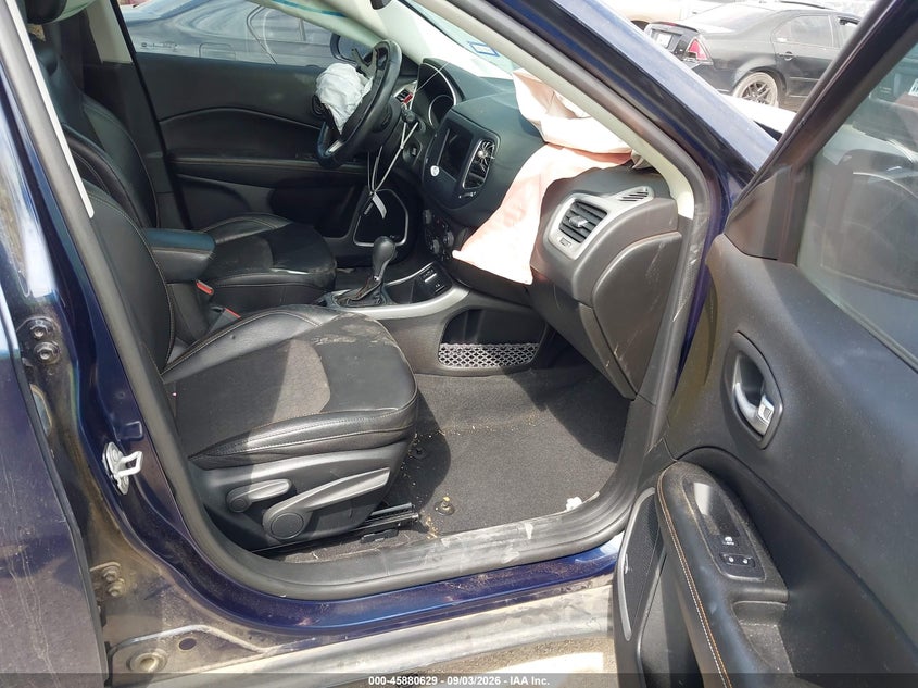 Фото 5 - JEEP COMPASS