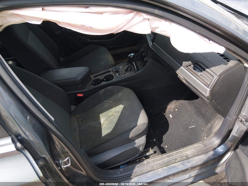 2019 VOLKSWAGEN JETTA auction photo 5