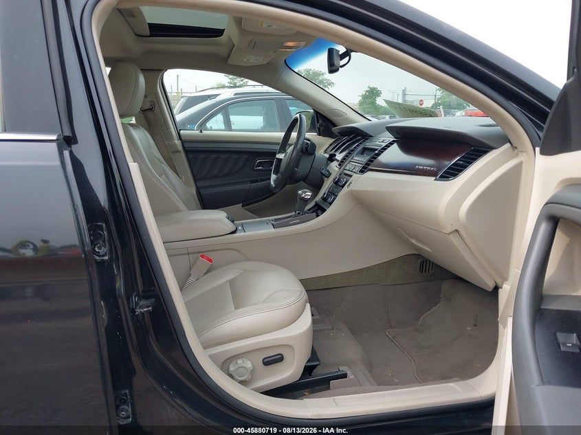 2010 FORD TAURUS auction photo 5