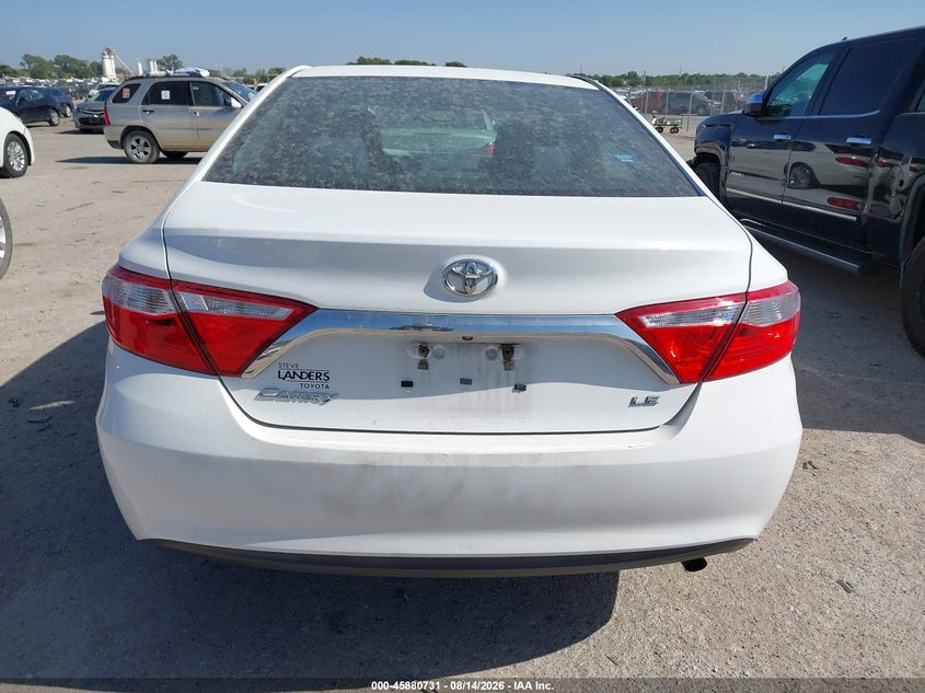 TOYOTA CAMRY - zdjęcie 16