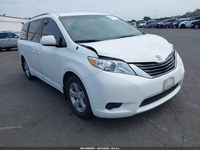 Vin: 5tdkk3dc2bs002079, lot: 46379847, toyota sienna le v6 2011 img_1
