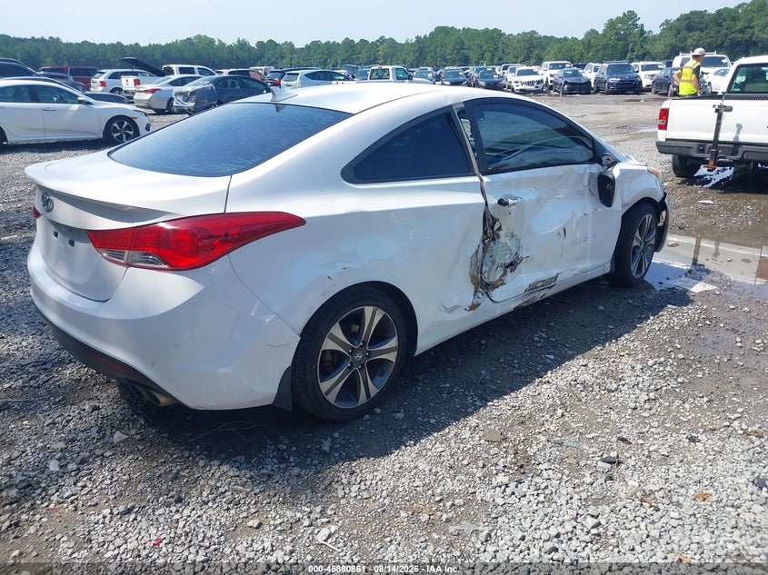 2013 HYUNDAI ELANTRA auction photo 4