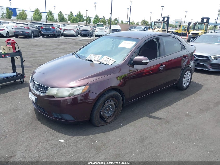 2010 Kia Forte, Left & Right Side, IAAI, VIN KNAFU4A22A5178242 — photo 2