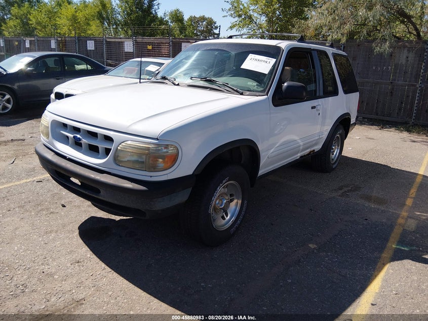 1995 Ford Explorer, Левый бок, IAAI, VIN 1FMCU24X3SUC15660 — фото 2