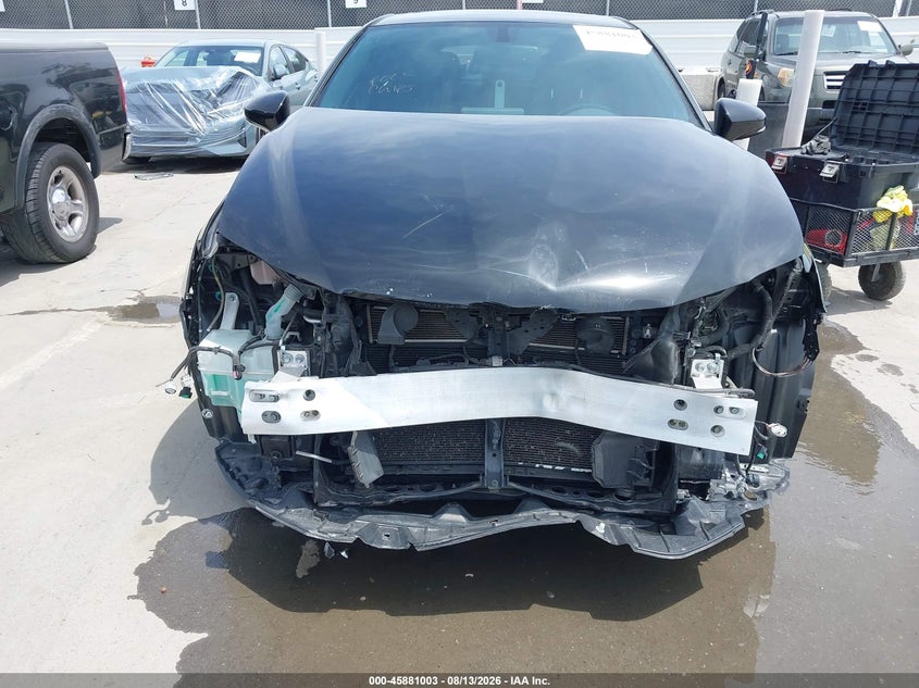 2013 LEXUS CT 200H auction photo 6