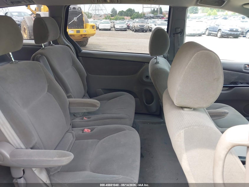 TOYOTA SIENNA 2004 VIN 5TDZA23C94S183925