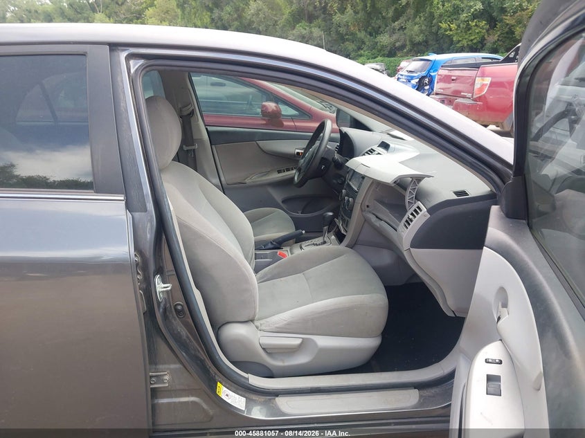 2013 TOYOTA COROLLA auction photo 5