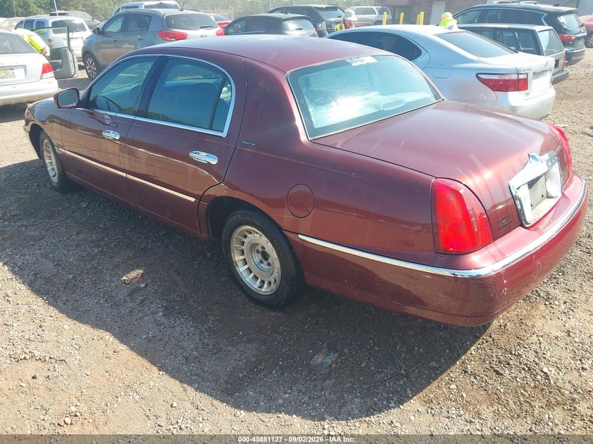 2000 LINCOLN TOWN CAR auction photo 3