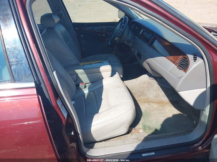 2000 LINCOLN TOWN CAR auction photo 5