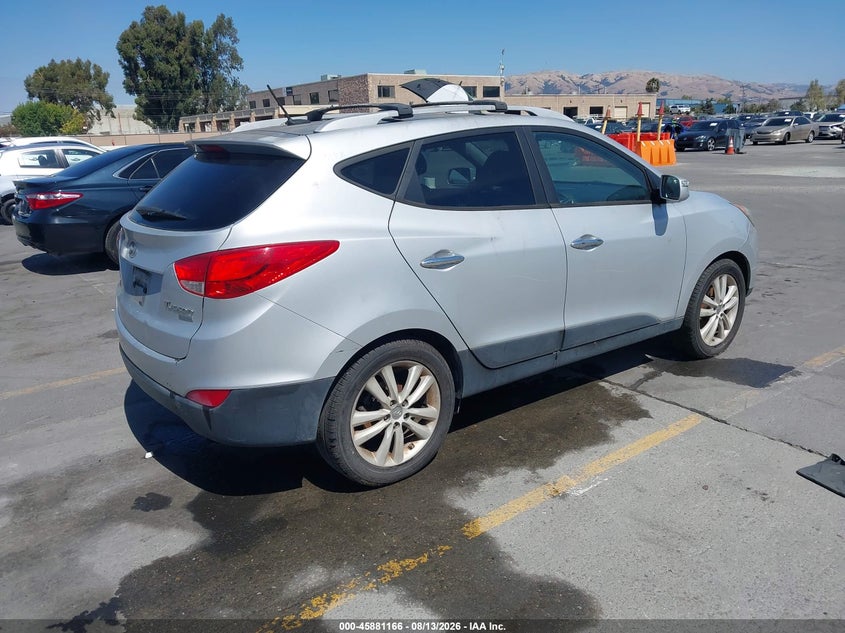 2013 HYUNDAI TUCSON auction photo 4