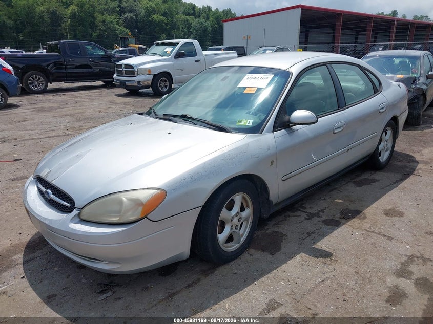 2002 Ford Taurus, Normal Wear & Tear, IAAI, VIN 1FAFP55292G261768 — photo 2