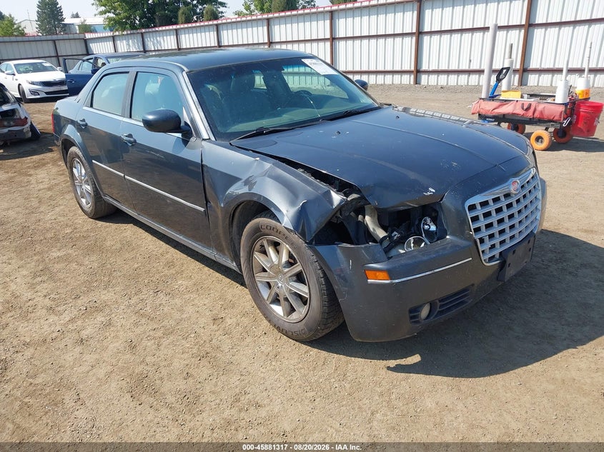 2007 Chrysler 300 Touring, Right Front, IAAI, VIN 2C3LK53G17H679106