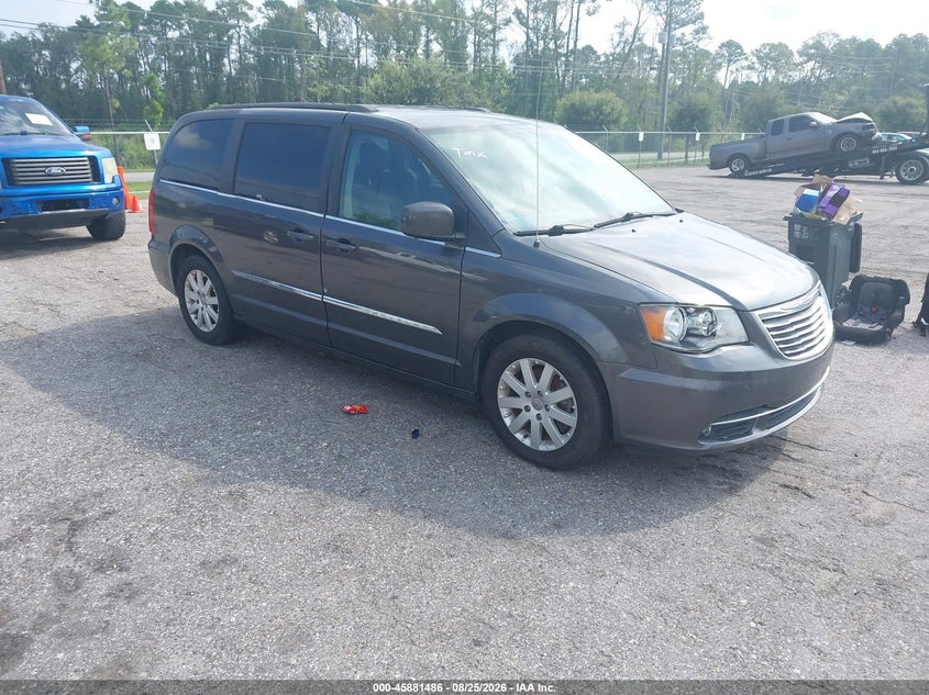 2015 CHRYSLER TOWN & COUNTRY auction photo 1
