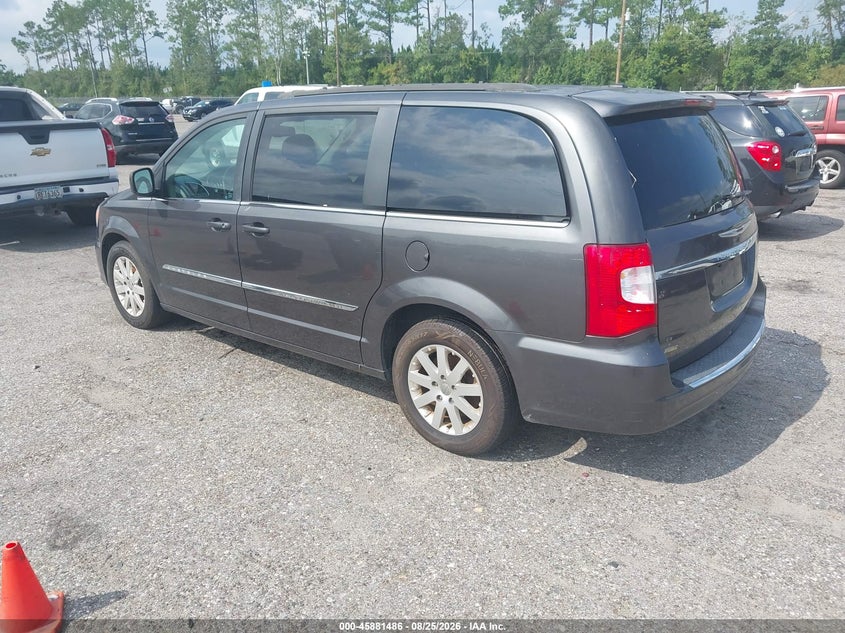 2015 CHRYSLER TOWN & COUNTRY auction photo 3