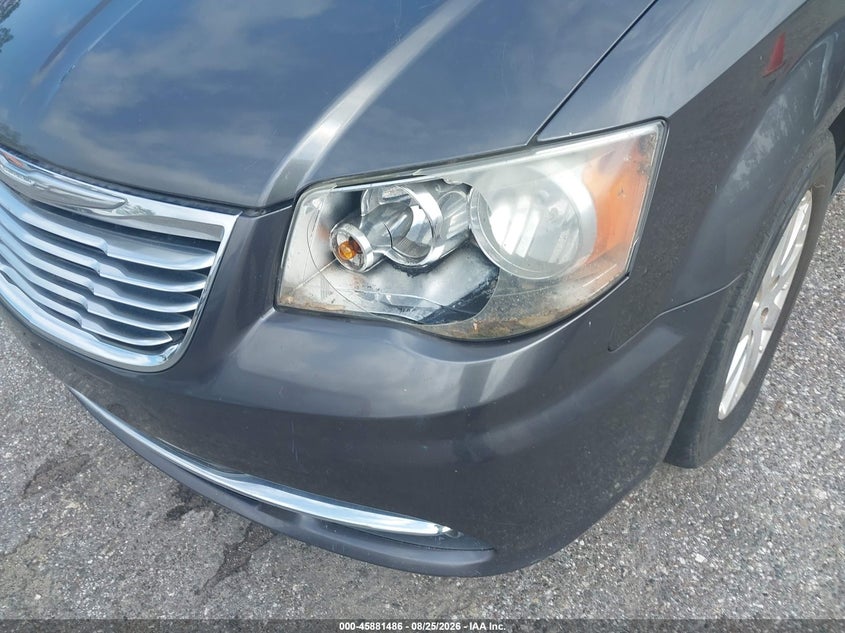 2015 CHRYSLER TOWN & COUNTRY auction photo 6