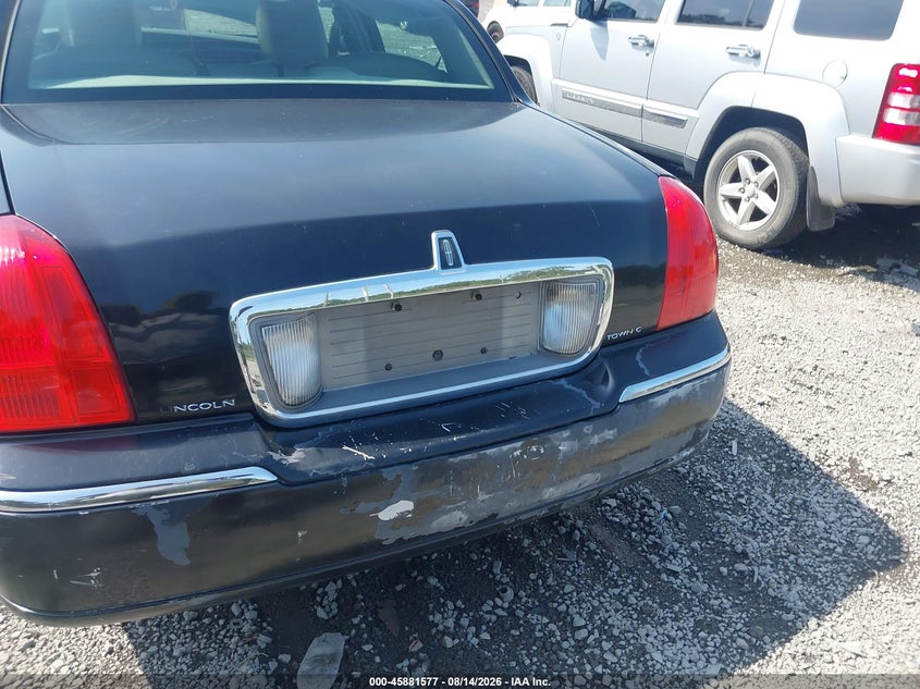 2011 LINCOLN TOWN CAR auction photo 6