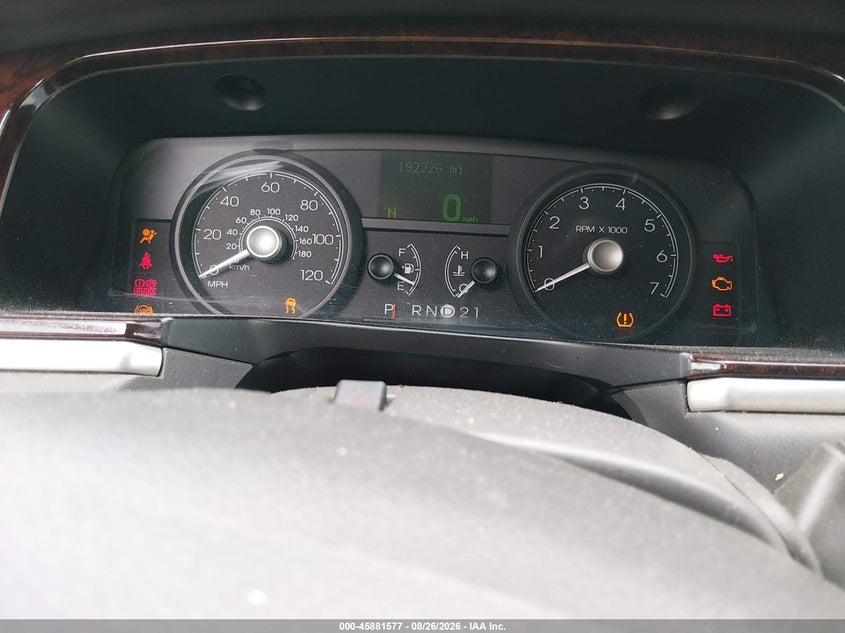 2011 LINCOLN TOWN CAR auction photo 7