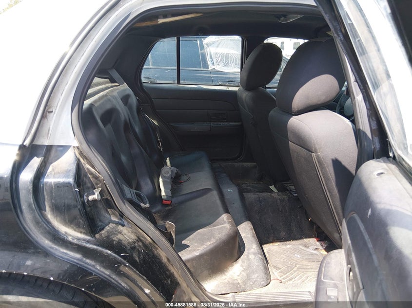 2011 FORD CROWN VICTORIA auction photo 8